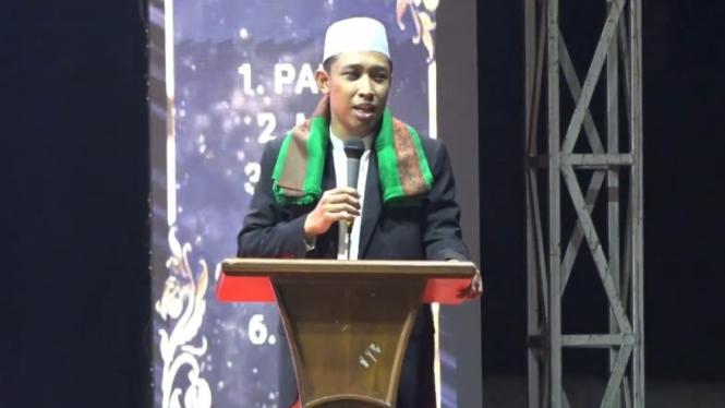 KH Muhammad Al Faiz Sa'di, Pengasuh PP Jalaluddin Al Rumi, Jember