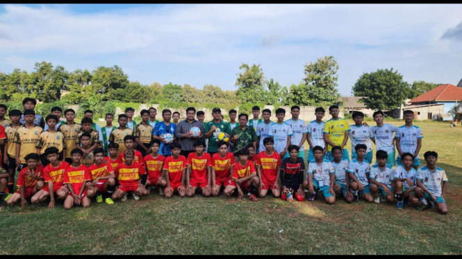 15 tim SSB U-15  ikuti turnamen sepakbola Gresik Utara