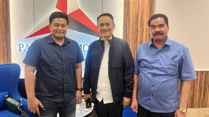 Cabup Syahrul Munir di kantor DPP Demokrat