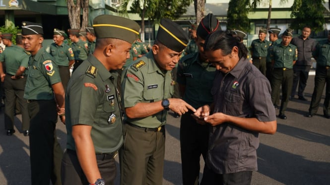 Sidak judi online di ponsel prajurit dan pegawai Korem 084/BJ
