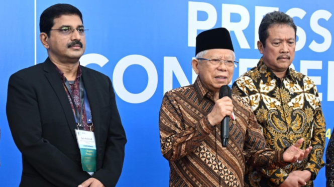 Wakil Presiden Ma'ruf Amin saat konfrensi pers di sela acara APA di Surabaya