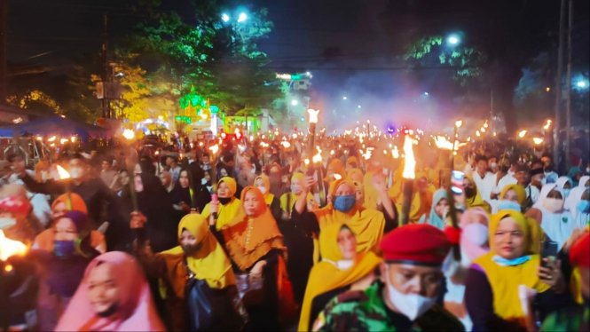 Pawai obor menyambut tahun baru Islam