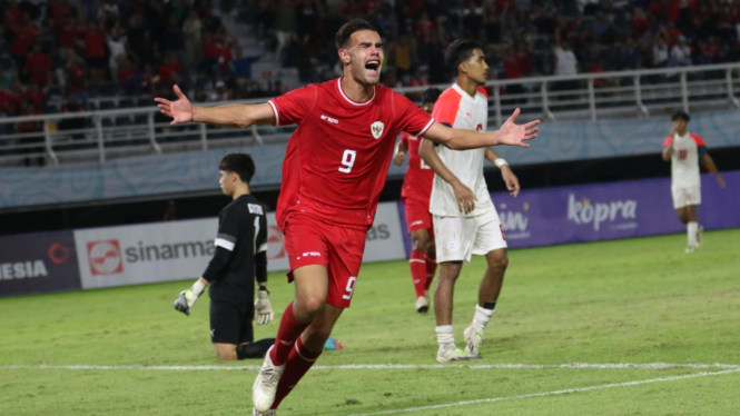 Pemain Indonesia berselebrasi usai gol di Piala AFF U-19.