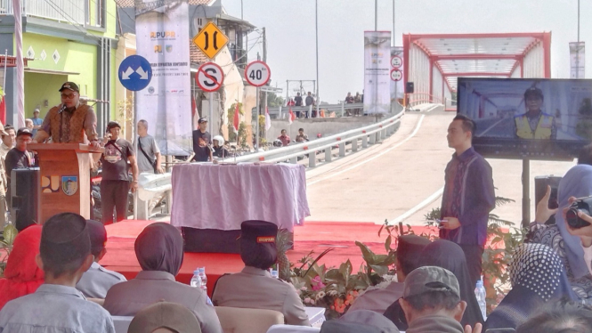 Peresmian Jembatan Jongbiru Kediri