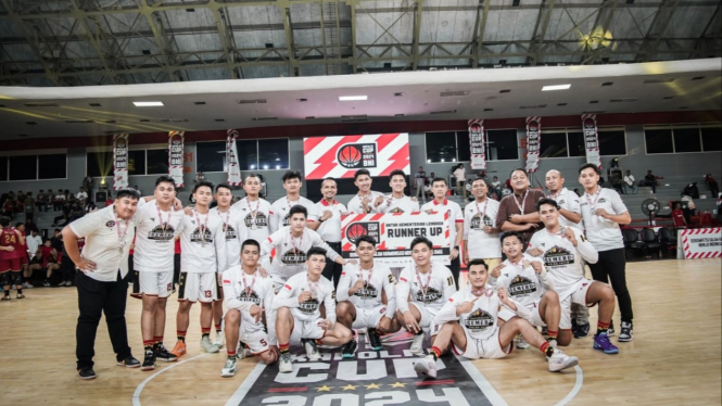 Tim basket Semeru Polda Jatim Di ajang Kapolri Cup.