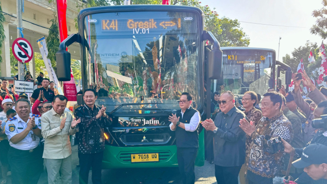 Launching bus Trans Jatim Koridor IV Gresik-Lamongan.