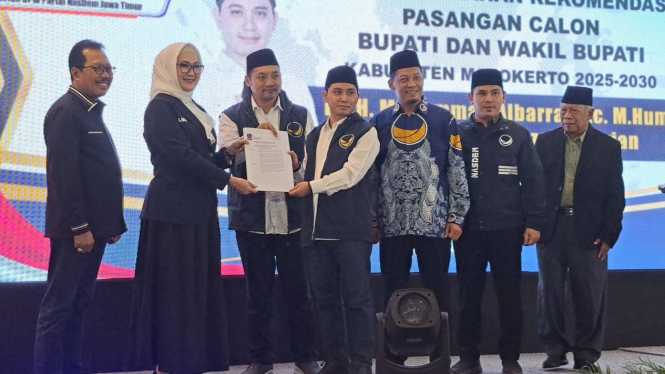 NasDem serahkan rekomendasi ke Gus Barra-Rizal untuk Pilbup Mojokerto.