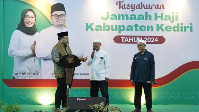 Hanindhito Himawan Pramana menghadiri tasyakuran jemaah haji Kediri