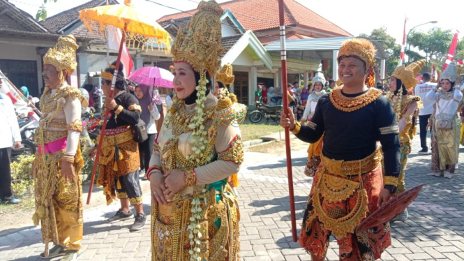 Karnaval budaya Nusantara di Desa Kedungpring sambut HUT RI