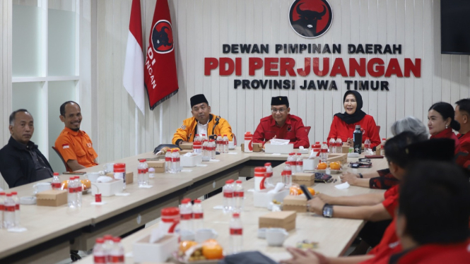 Partai nonparlemen silaturrahim ke kantor PDIP Jawa Timur.