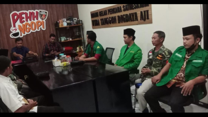 Ansor Kampak Trenggalek meluruk Polres pertanyakan kasus pencabulan.