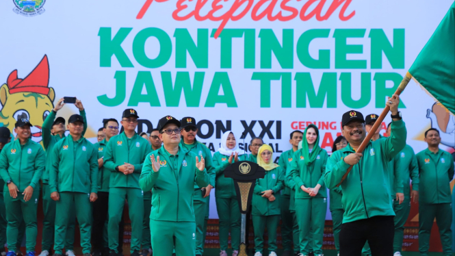 Pj Gubernur Jatim Adhy Karyono Melepas Kontingen PON Jatim