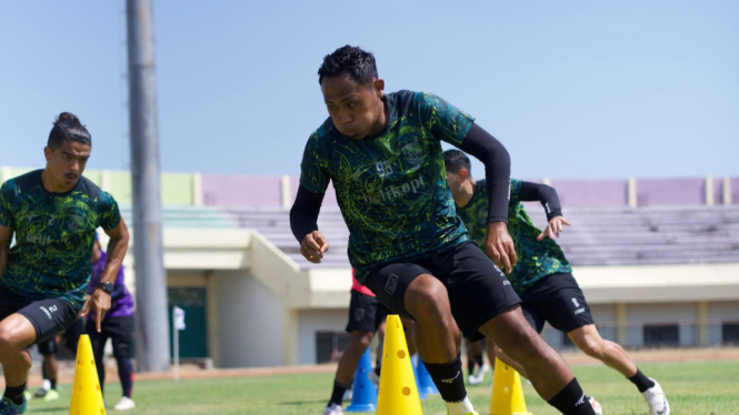 Pemain Persela Lamongan saat menggelar latihan