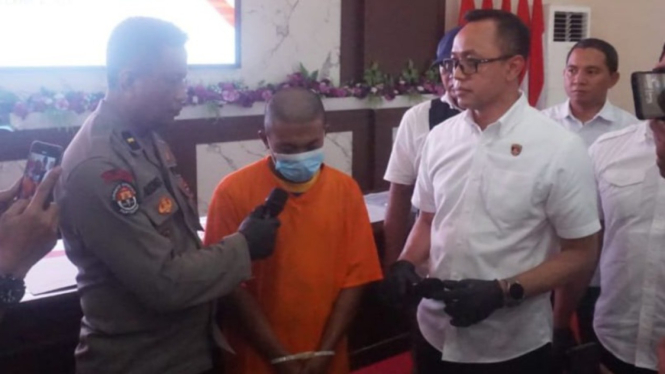 HM saat konferensi pers di Mako Polres Mojokerto Kota