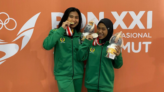 Atlet Muaythai Oppie Dwi Natasya dan Aisyah Nur Ramadhani