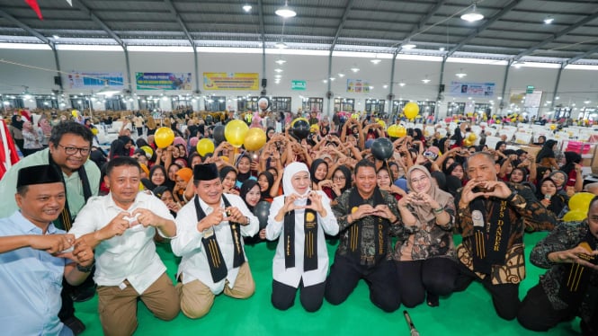 Khofifah Indar Parawansa bersama Pekerja MPS Bojonegoro