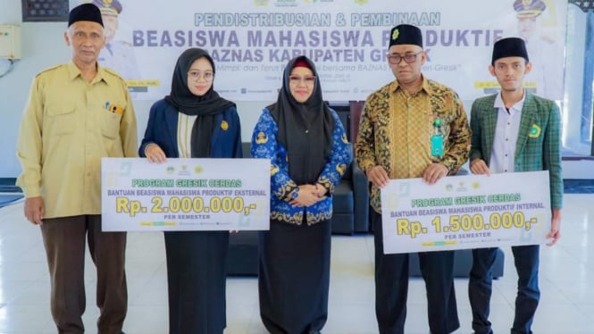 Mahasiswa penerima beasiswa produktif BAZNAS Gresik