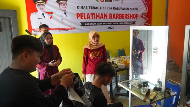 Pelatihan tata boga dan barbershop