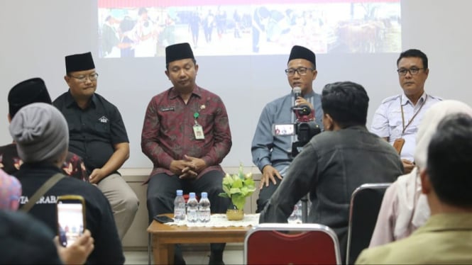 RPH Surabaya konferensi pers soal viral sapi dipingsankan.