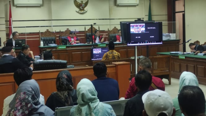 Sidang terdakwa Gus Muhdlor di Pengadilan Tipikor Surabaya.