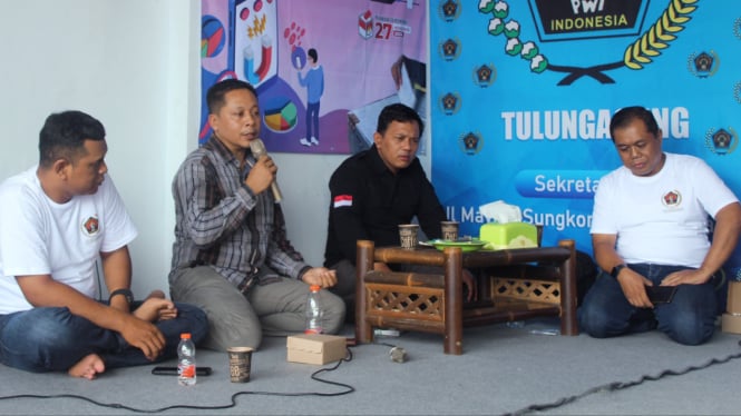 Suasana Sosialisasi Peran Media dalam Pilkada Tulungagung.