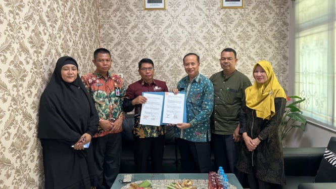 Kemenkumham Jatim teken MoU dengan SMAN 4 Surabaya.