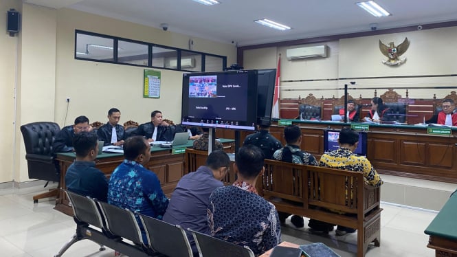 Sidang terdakwa Gus Muhdlor di Pengadilan Tipikor Surabaya.