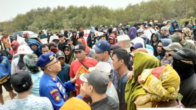 Ribuan warga tiga Desa demo di Freeport Gresik