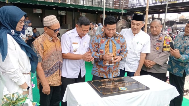 Central food court milik BUMDes Yosowilangun diresmikan Ketua DPRD Gresik