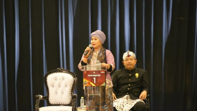 Cagub Jatim Luluk Nur Hamidah saat Debat Perdana.