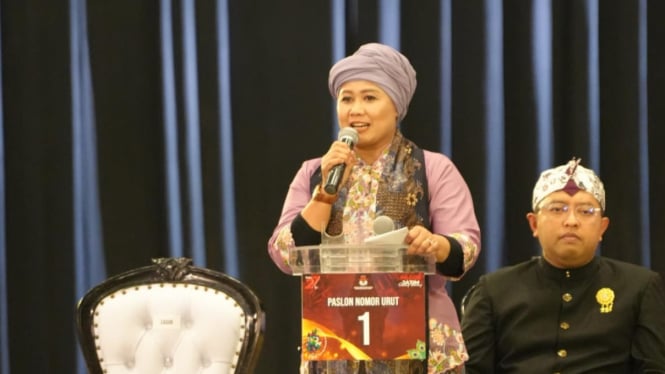 Luluk Nur Hamidah saat Debat Pigub Jatim 2024.