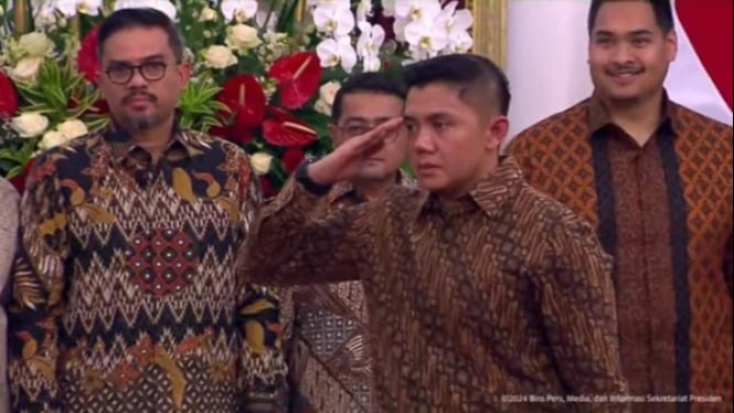 Menteri Sekretaris Kabinet, Mayor Teddy