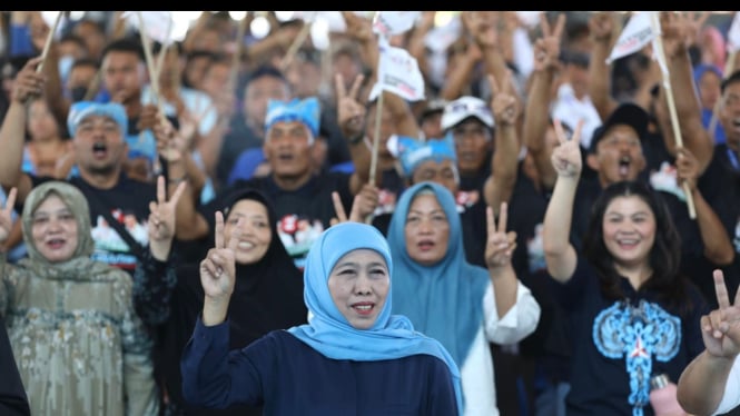 Khofifah bersama relawan se-Banyuwangi