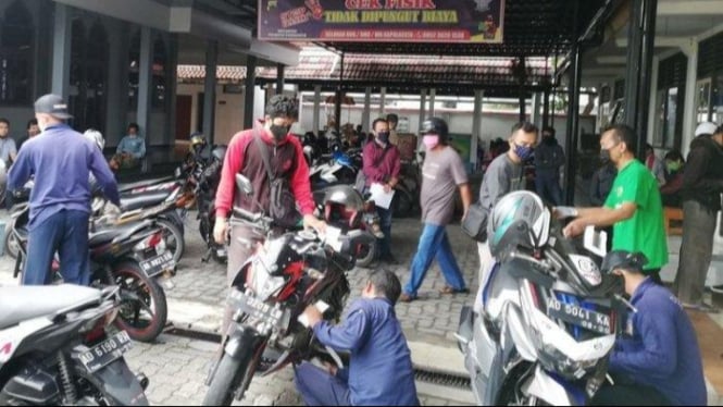 Suasana Cek Fisik di Samsat