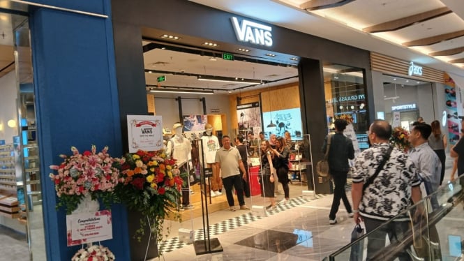 Vans Buka Toko ke-3 di Surabaya