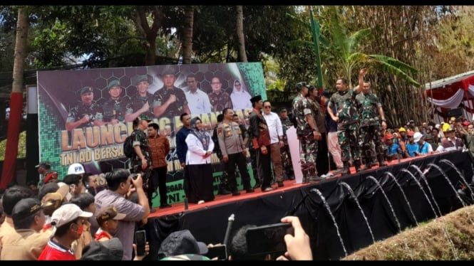 KSAD Jenderal TNI Maruli peluncuran program pipanisasi di Bawean