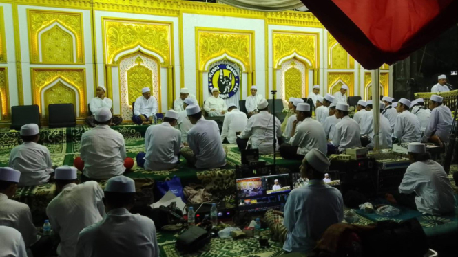 Ribuan suporter dan warga hadiri Majelis Dzikir HUT Ultras Gresik