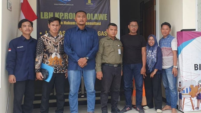 Pendamping PKH di Tuban didampingi pengacara melaporkan kades ke polisi