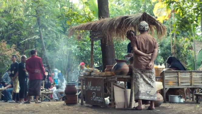 Pasar Barongan Kali Gunting Desa Mojotrisno, Jombang