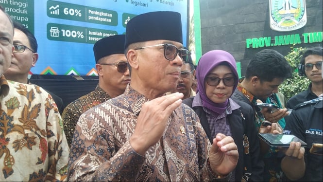 Mendes PDT Yandri Susanto saat kunjungan ke Blitar.