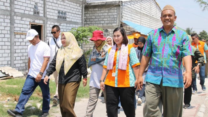 Saat berkunjung ke salah satu dusun Desa Randuboto, Gresik.