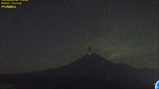 Kondisi Gunung Semeru pada Senin Pagi