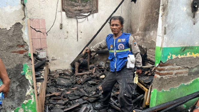 Rumah di Mojokerto usai terbakar