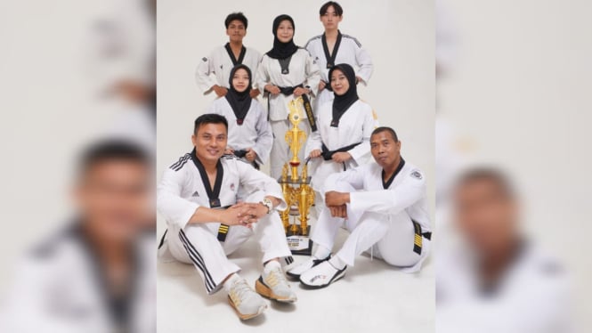 Master Kick Raih Juara Umum Kejuaraan Taekwondo