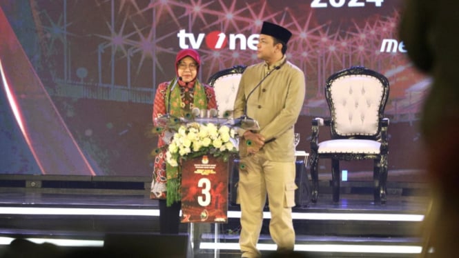 Risma-Gus Hans saat hadiri Debat Ketiga Pilgub Jatim