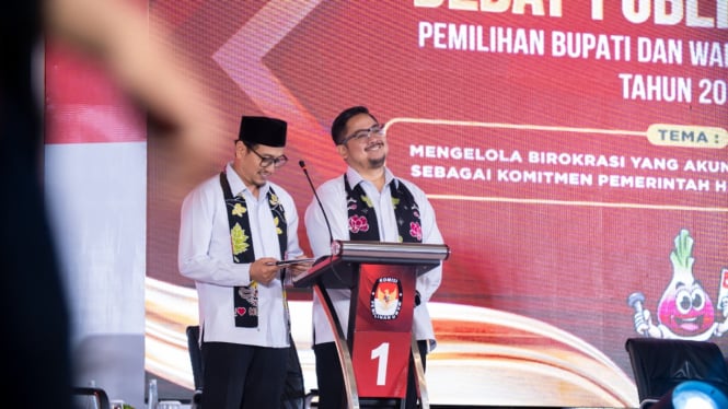 Paslon Nomor 1 Muhibbin-Aushaf mengikuti debat ketiga Pilkada Nganjuk.