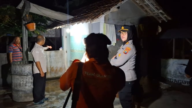 Olah TKP bayi meninggal di toilet