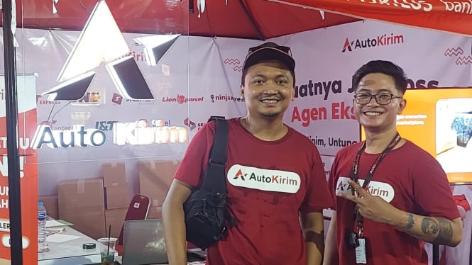 CEO and Founder AutoKirim, Risky Ardiansyah (kiri).