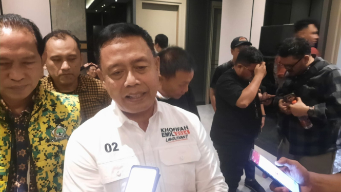 Ketua TPP Khofifah-Emil, Boedi Prijo Soeprajitno di Surabaya.