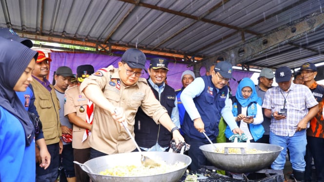 Pj Gubernur Adhy meninjau banjir Jombang dan Mojokerto